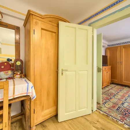 House Maria * Пинезичи