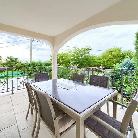 House Maria Пинезичи